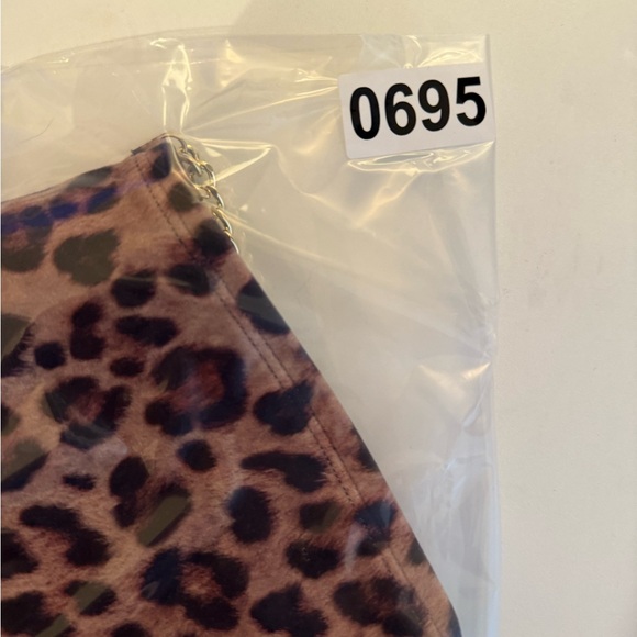 WEWOREWHAT
Chain Cami Leopard Bra - Picture 6 of 6